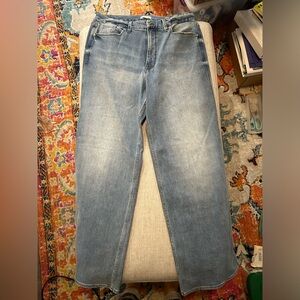 Good American Good Ease Relaxed Jeans